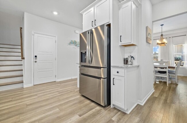 Photo - 135 Empyrean Cir