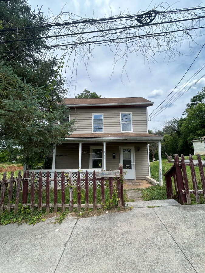 Photo - 472 Hill St