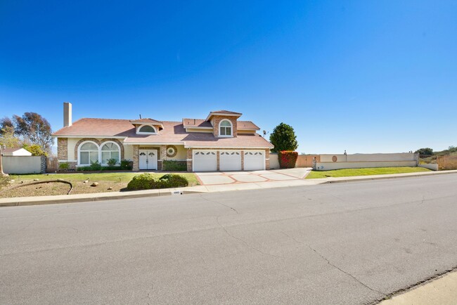 Building Photo - Two-Story 5 Bedroom, 3 Bathroom Grand POOL Estate for Lease in Walnut, California!