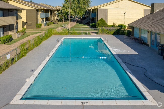Almonte Apartments
