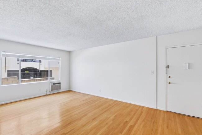 Photo - Montrose Residences Unit 3