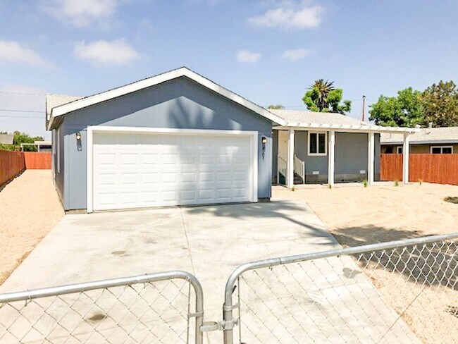 Photo - Newer home for rent on large lot!