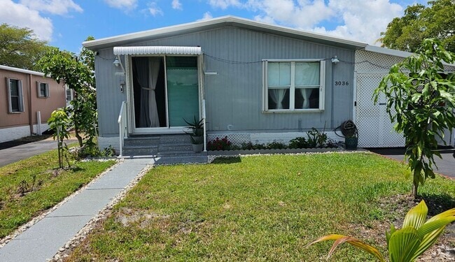Building Photo - 3036 SW 51st St Rental