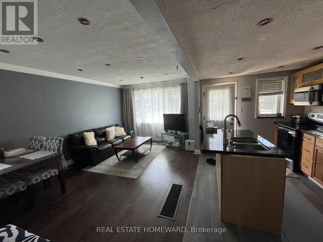 Photo - 137 Harewood Ave