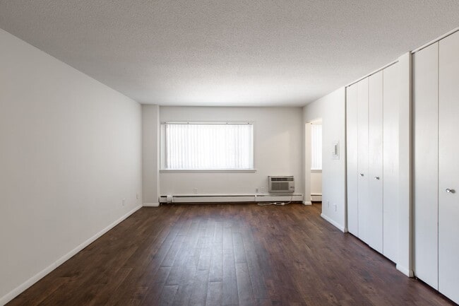 Photo - 242 West Franklin Ave