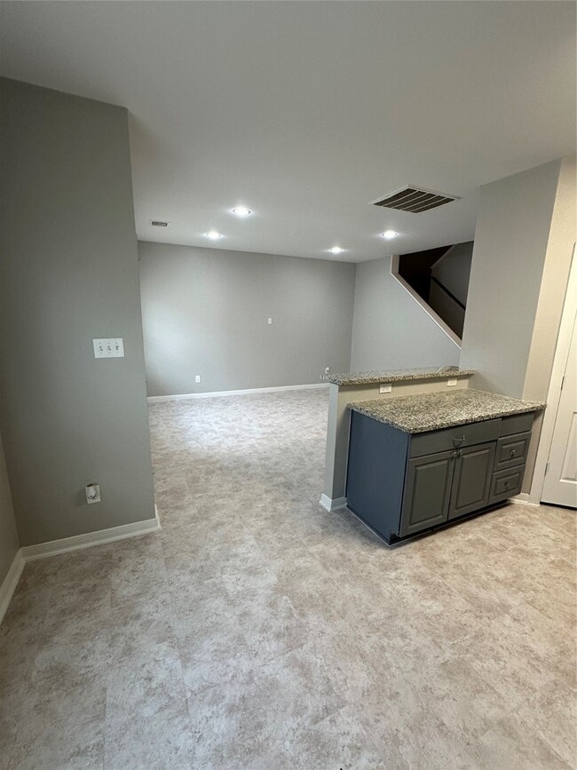 Building Photo - 9610 Buffum St Rental