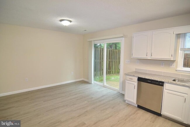 Photo - 21632 Shangri-La Wy