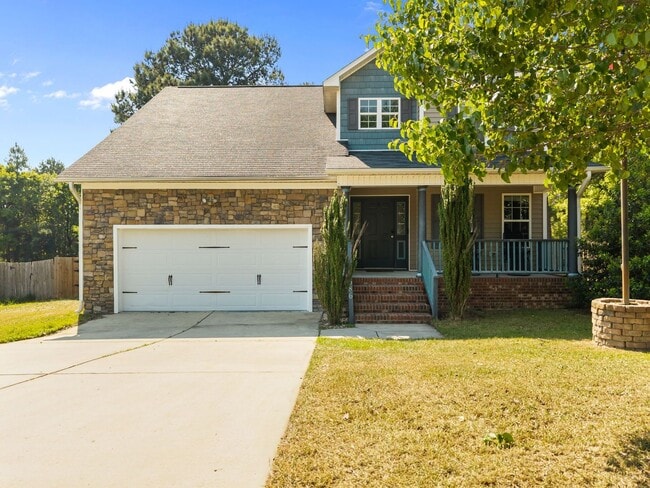 Building Photo - Fully Furnished Month to Month/Short Term Rental!