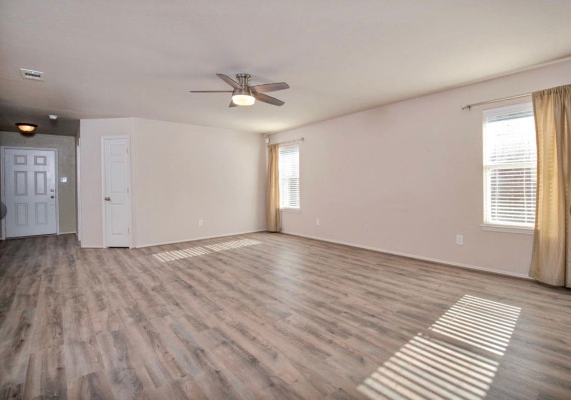 Photo - 2412 Clairborne Dr