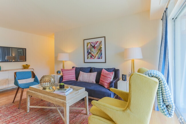 2BR,2BA,-The Chesapeake