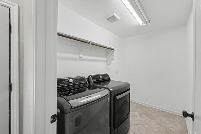 236 Clementine Ct