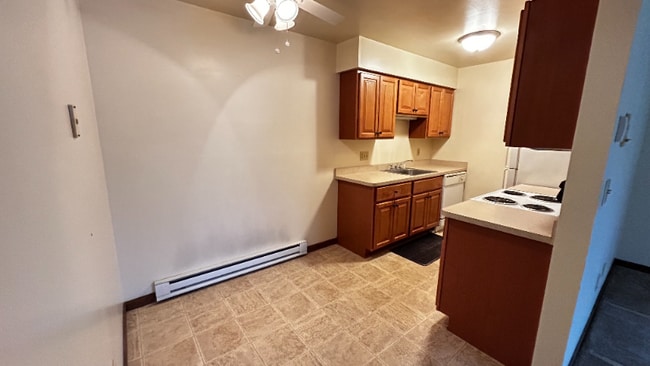 Photo - 1949 Western Ave Unidad 304