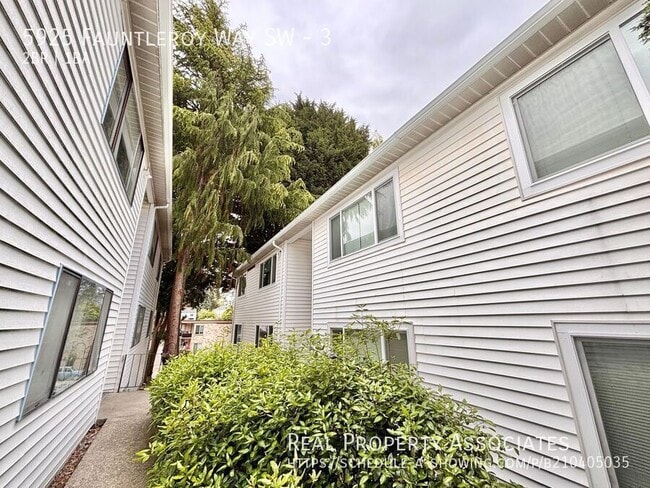 Photo - 5925 Fauntleroy Wy SW Unidad 3