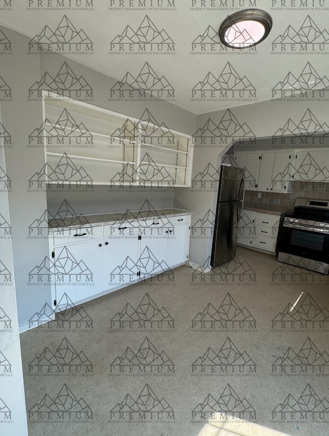 Photo - Large 4 Bedroom 2 Bath