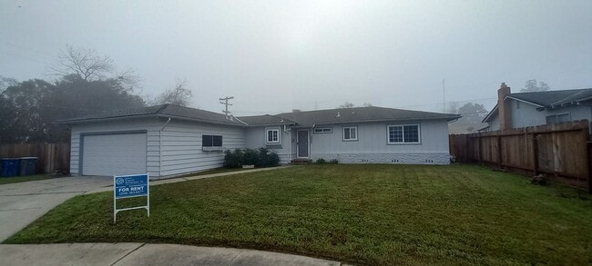 Building Photo - Updated 3 Bedroom Home in North Merced – Cul de Sac Location & Large Lot