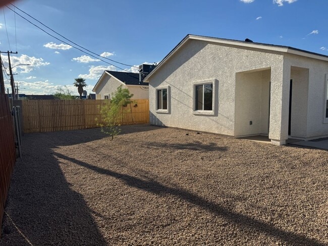1515 W McKinley St Unit 2