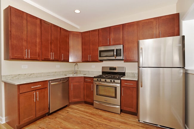 Building Photo - 1804 N Sheffield Ave Unit 2