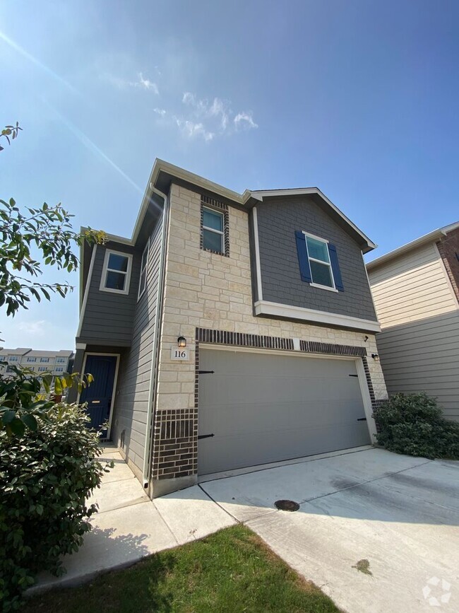 Building Photo - Move in Ready 3 BD/2.5 BA with a Garage Mi... Rental