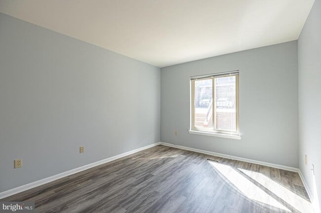 Photo - 1765 S Hayes St