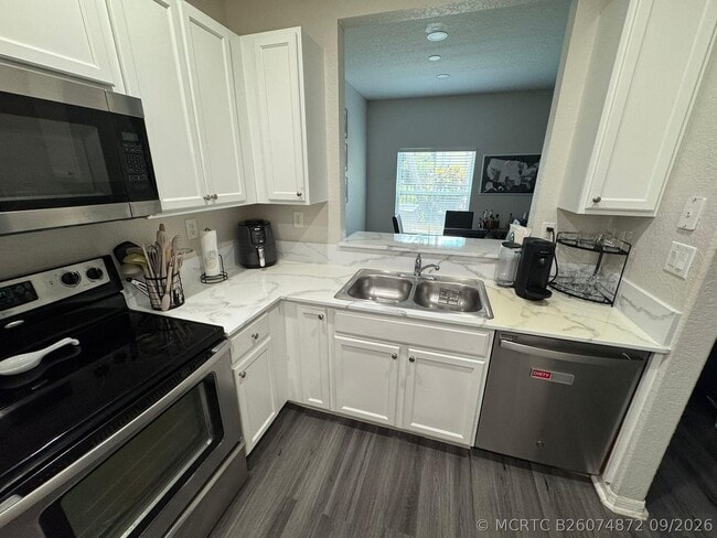 107 Monterey Bay Dr
