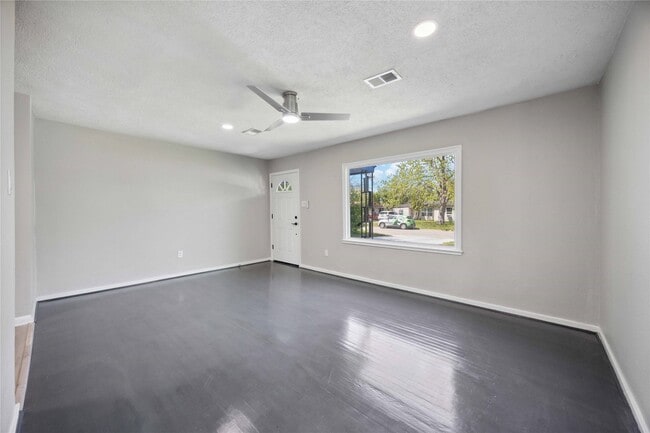 Photo - 5206 Willow Glen Dr