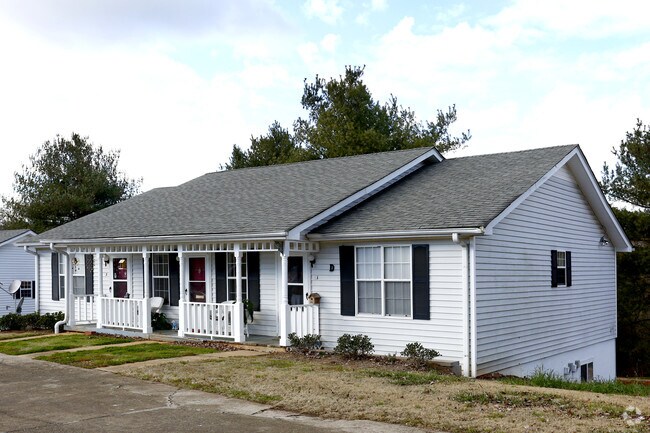 Photo - Country Manor Apartments