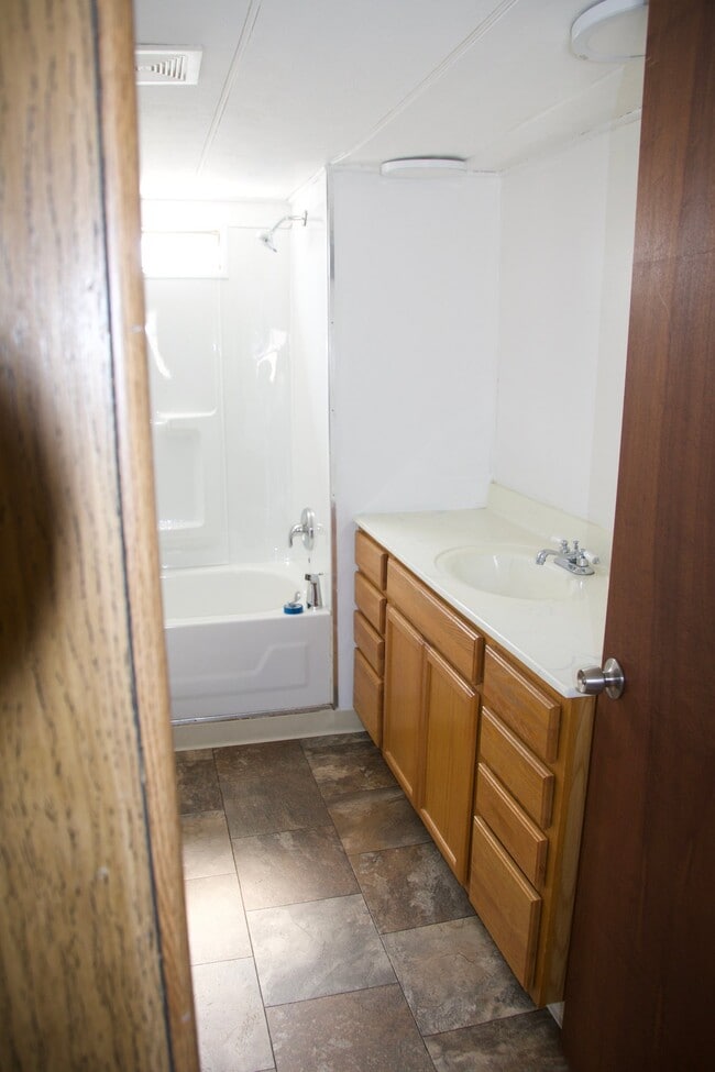 Photo - 2713 1/2 Dodge Ave