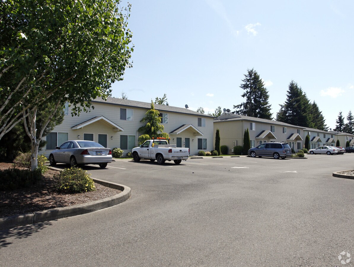 Pine Meadow Townhomes - Pine Meadow Townhomes