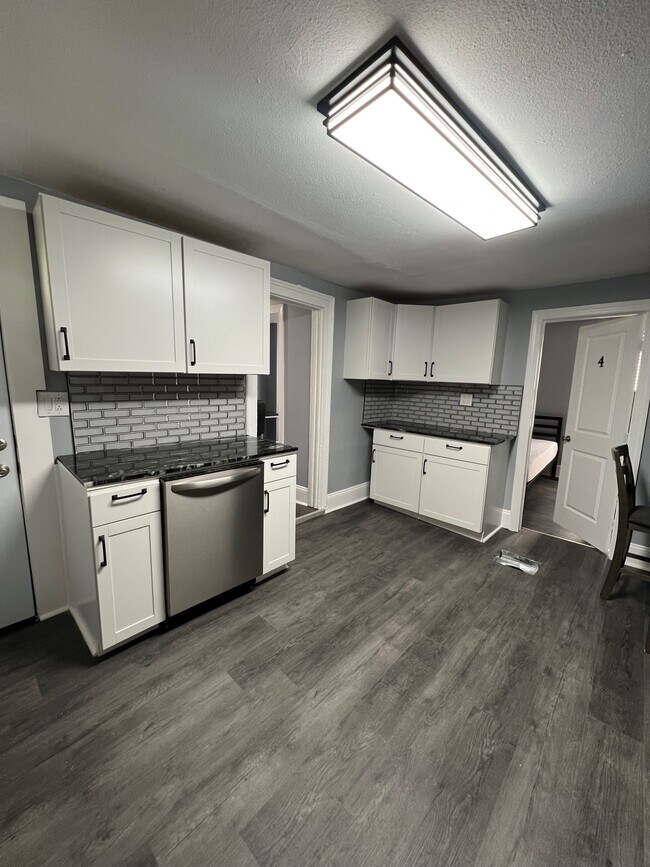 Photo - 205 Ashworth Pl