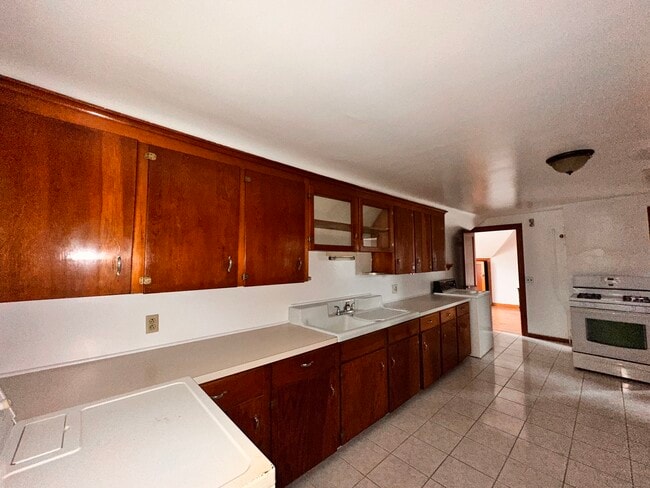 Photo - 253 Olivia St Unit Third Floor