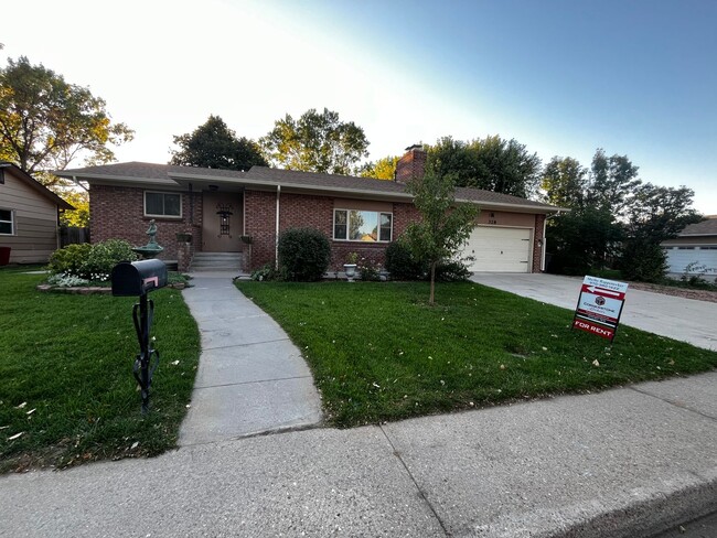 Building Photo - Gorgous Home For Rent In Brush!