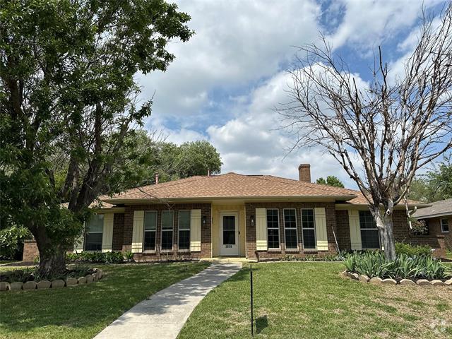 Building Photo - 2019 Mistletoe Dr Rental