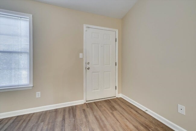 Photo - 1622 Emma St