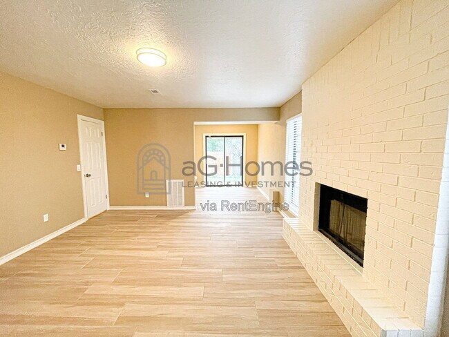 8412 S Douglas Ave