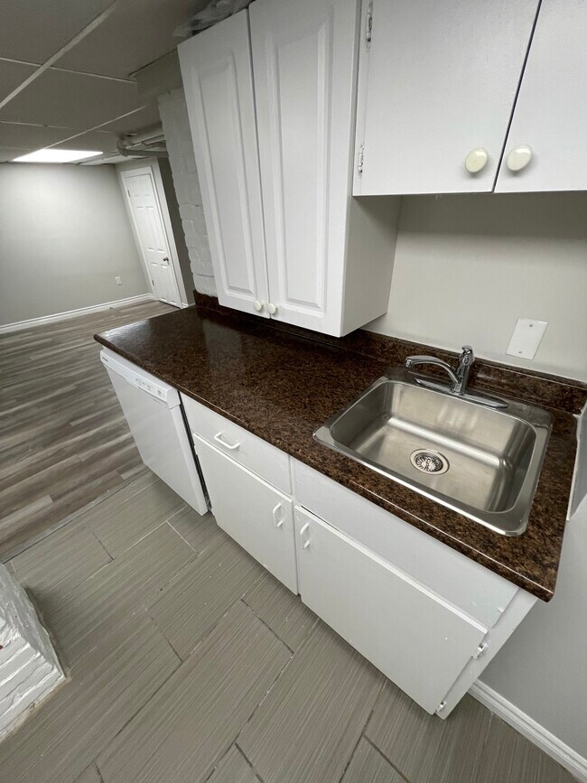 Photo - Charming South-End One-Bedroom Apartment in Victorian-Style Home – Steps from Dalhousie's Sexton ... Unité 1