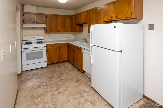 2BR, 1.5BA - 1,100SF - Kitchen - Brittany Apartments