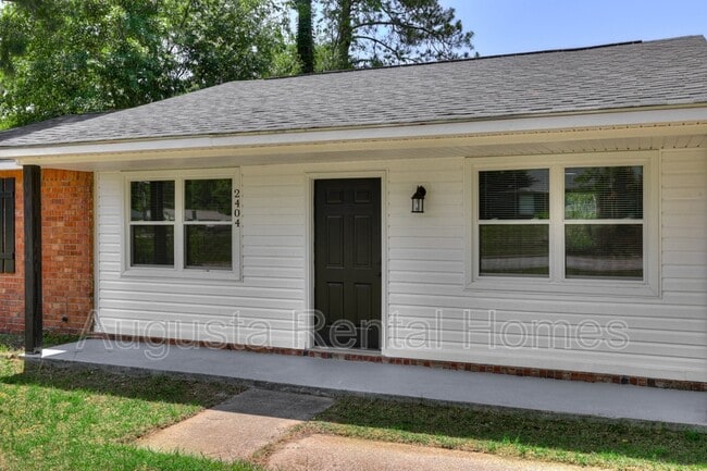 Photo - 2404 Southdale Dr