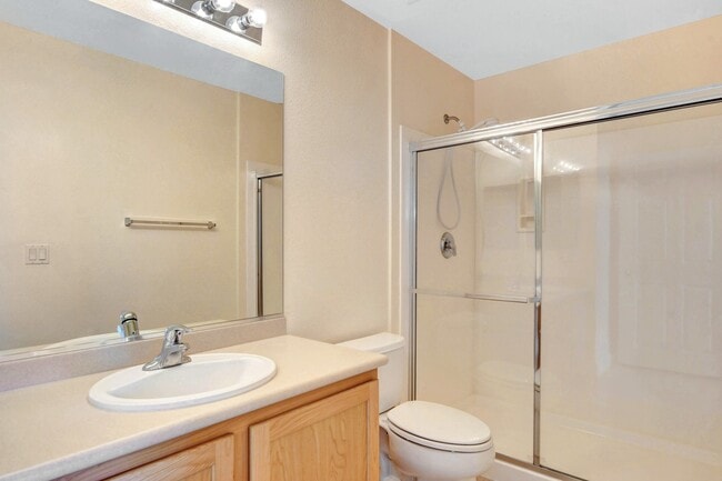 Photo - Beautiful top floor condo! Unidad 405