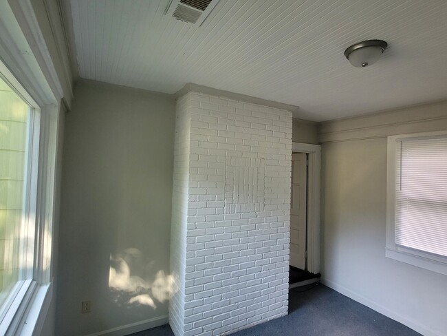 Photo - North Columbia House