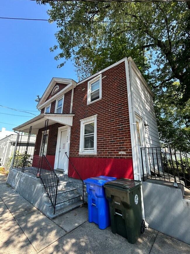 Photo - 529 York St