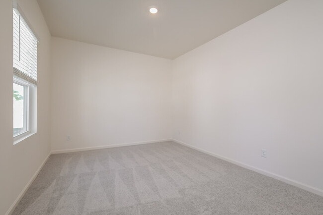 Photo - 744 Shepard Rock Dr