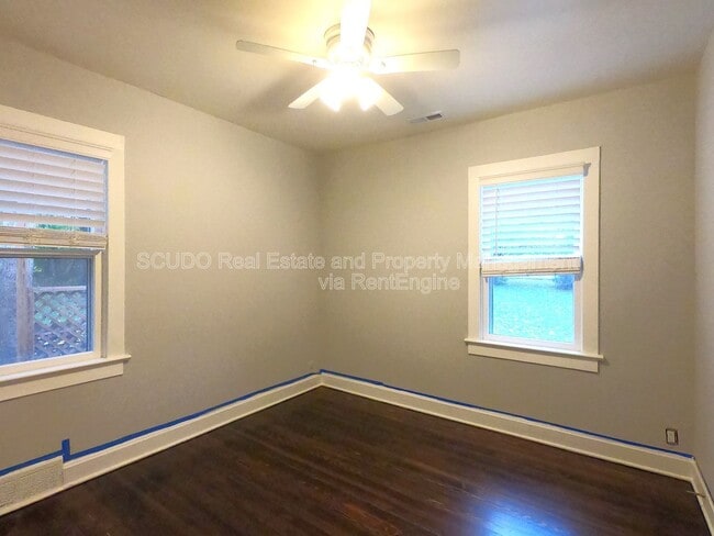 Photo - 8331 Ward Pkwy