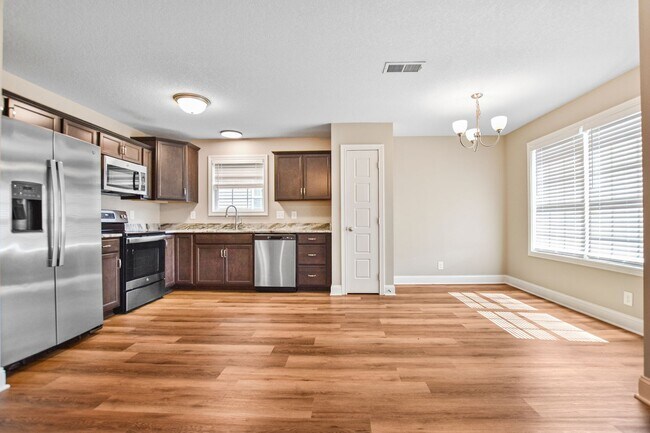 Photo - Pet Friendly Three Bedroom!