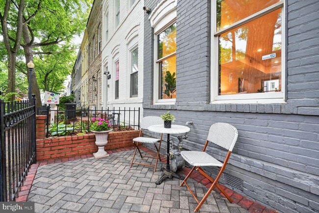 Photo - 624 14th Pl NE