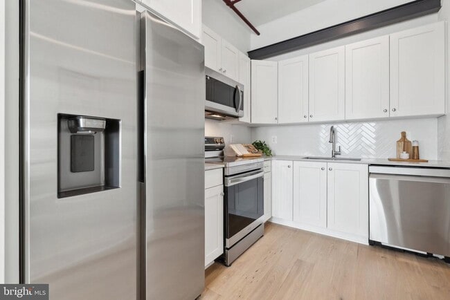 Photo - 901 King St Unit 305