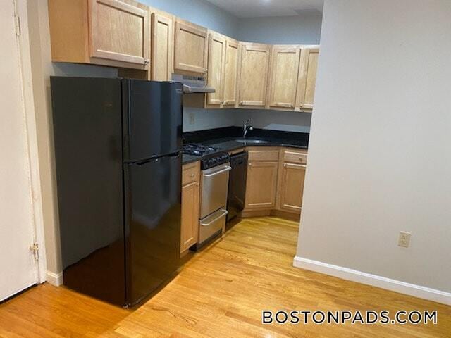 Photo - 220 Hanover St Unit 4