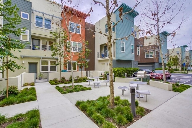 Building Photo - Urban living in this Gorgeous 3 bedroom 3.... Rental