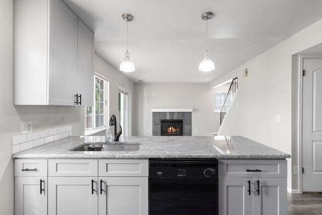 Photo - Clean, Bright 3 Bedroom with large yard an...