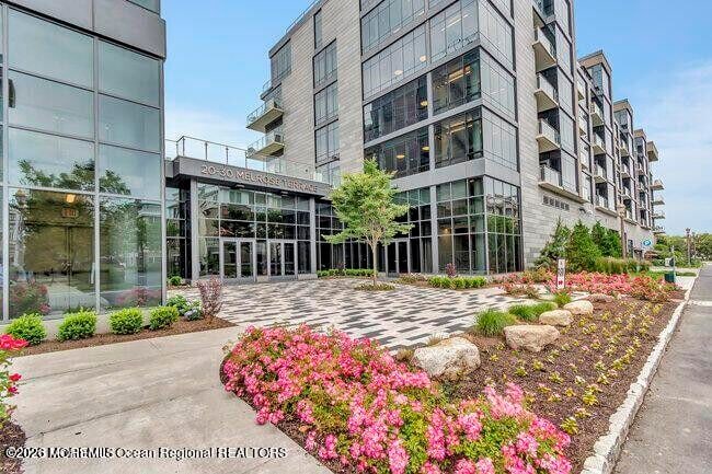 Building Photo - 30 Melrose Terrace Unit 219