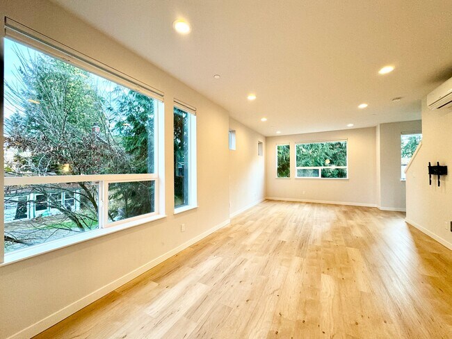 Photo - 18322 1st Ave NE